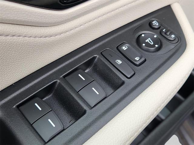 Photo of 2025 Gray Honda Odyssey