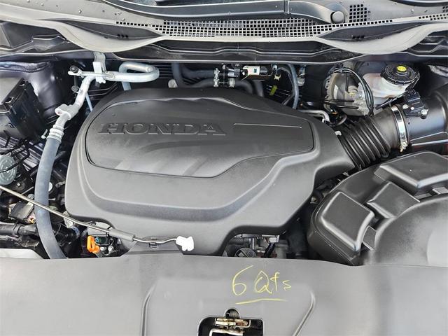Photo of 2025 Gray Honda Odyssey