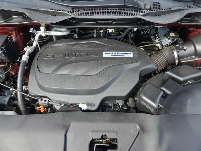 Photo of 2019 Deep Scarlet Pearl Honda Odyssey