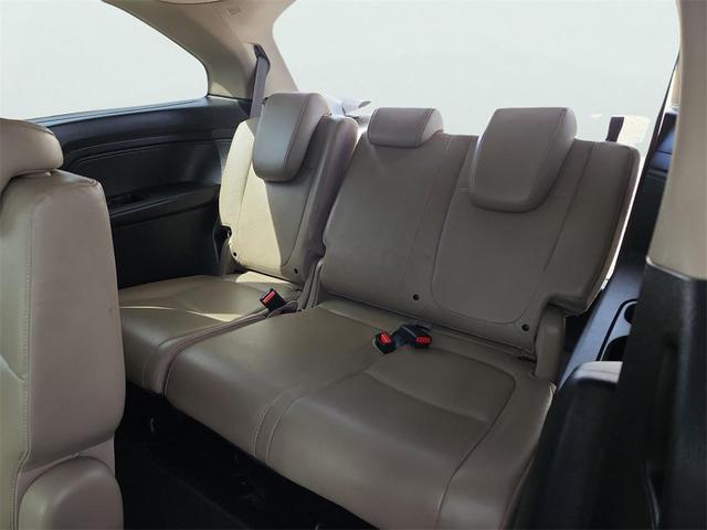 Photo of 2019 Deep Scarlet Pearl Honda Odyssey