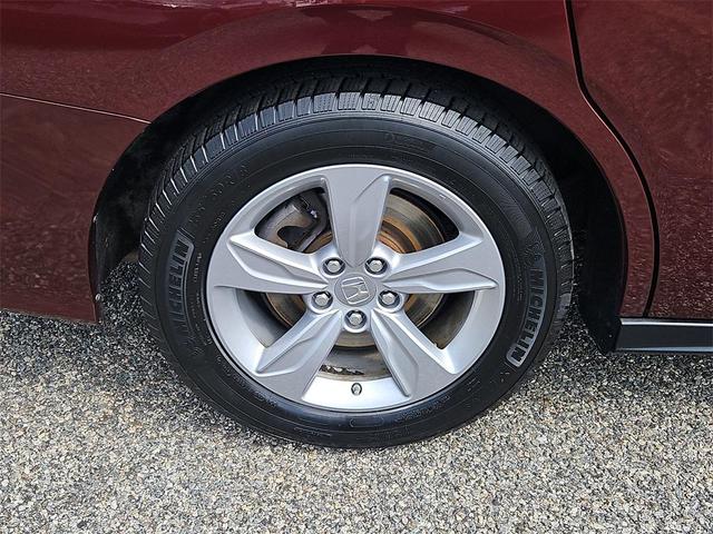 Photo of 2019 Deep Scarlet Pearl Honda Odyssey