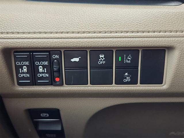 Photo of 2019 Deep Scarlet Pearl Honda Odyssey