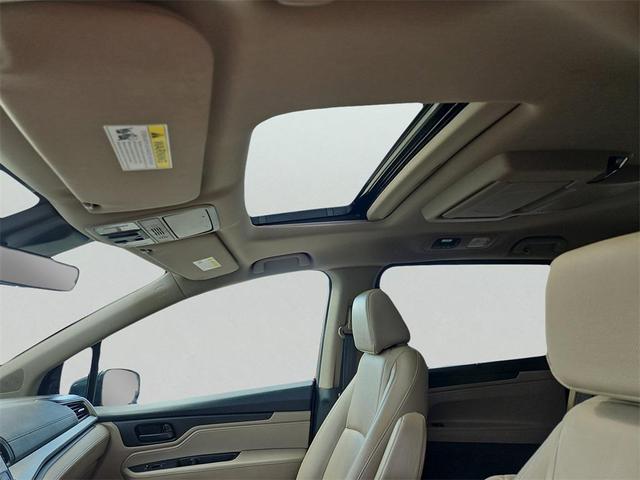 Photo of 2019 Deep Scarlet Pearl Honda Odyssey