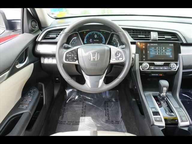 Photo of 2017 White Honda Civic