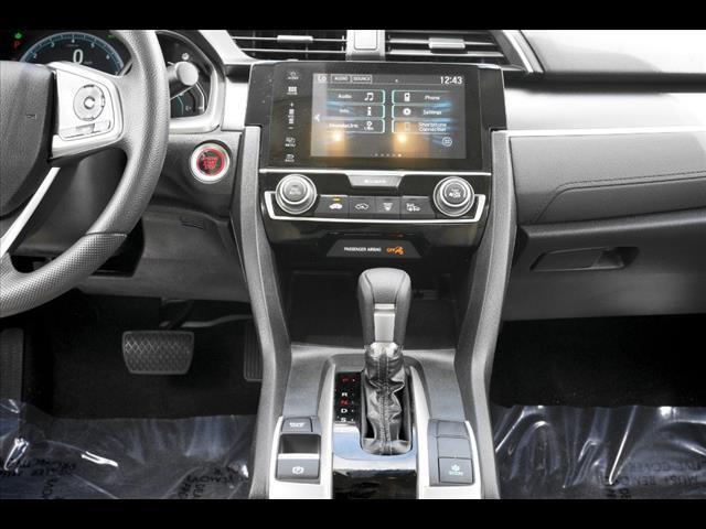 Photo of 2017 White Honda Civic