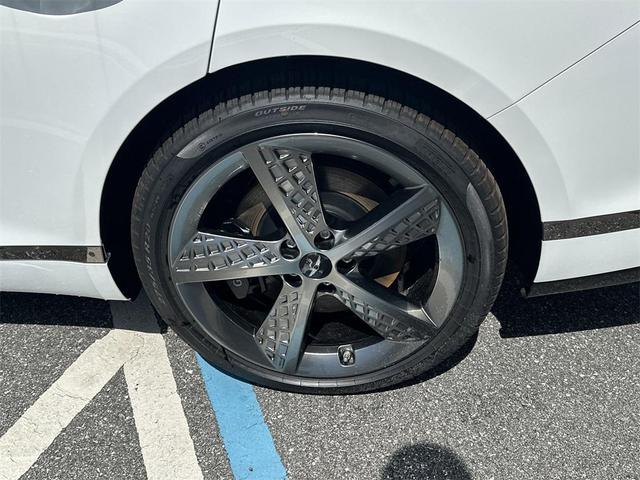 Photo of 2025 Alta White Genesis G80