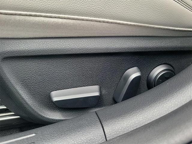 Photo of 2025 Silver Genesis G70