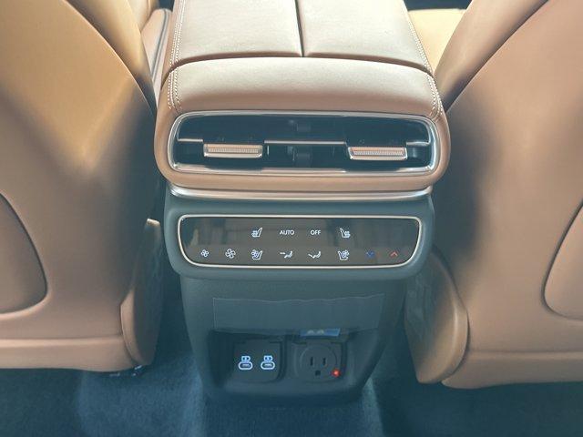 Photo of 2025 Vik Black Genesis GV80
