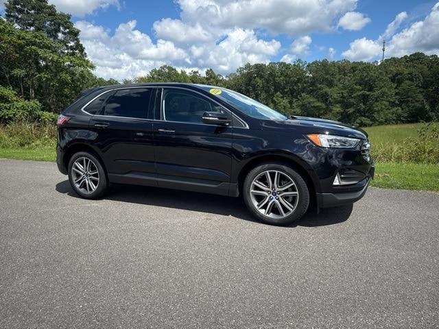 Photo of 2022 AGATE BLACK METALLIC Ford Edge