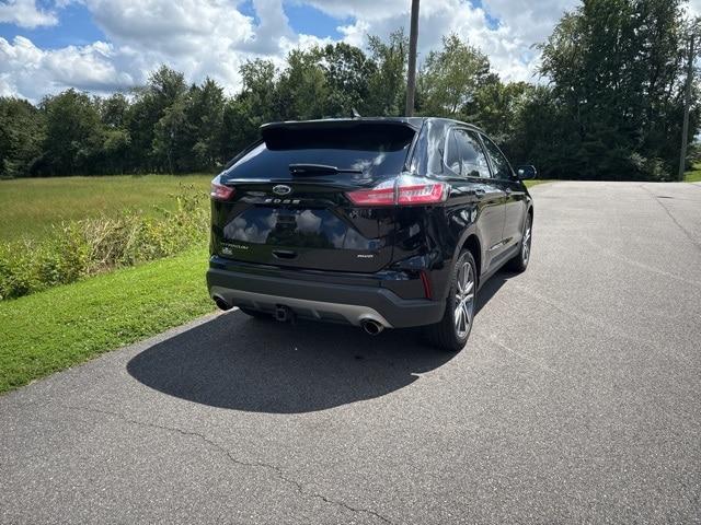 Photo of 2022 AGATE BLACK METALLIC Ford Edge
