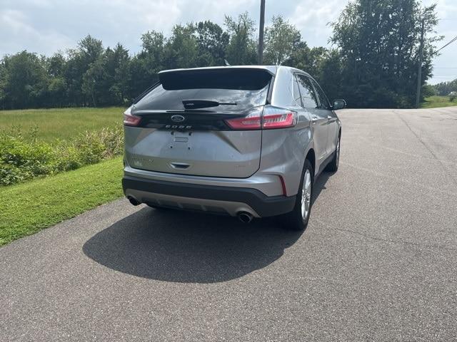 Photo of 2022 ICONIC SILVER Ford Edge