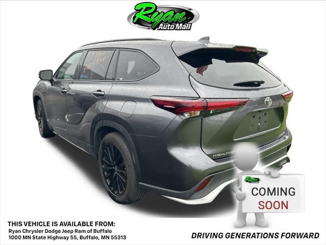 Photo of 2024 Magnetic Gray Metallic Toyota Highlander