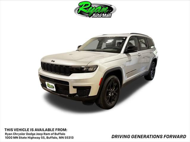 Photo of 2024 Silver Zynith Jeep Grand Cherokee L
