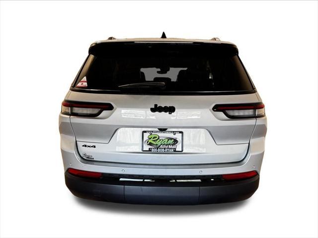 Photo of 2024 Silver Zynith Jeep Grand Cherokee L