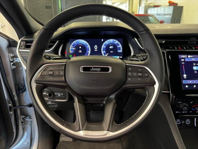 Photo of 2024 Silver Zynith Jeep Grand Cherokee L
