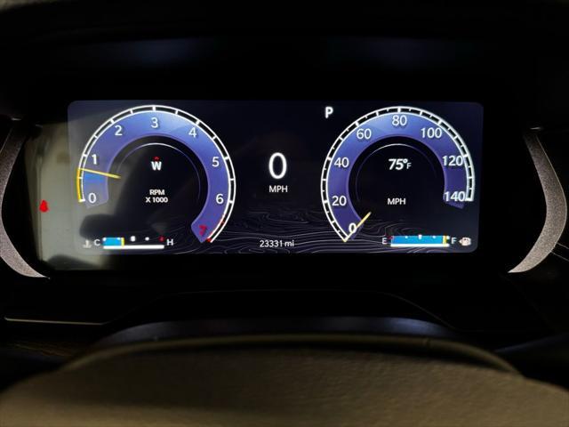 Photo of 2023 Diamond Black Crystal Pearlcoat Jeep Grand Cherokee