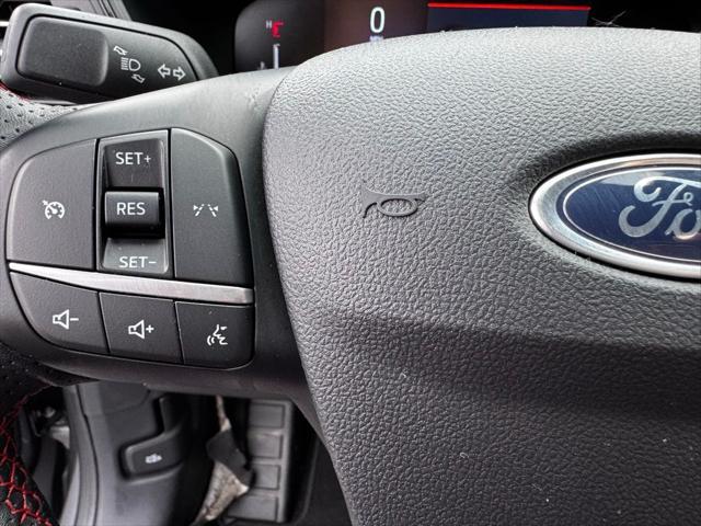 Photo of 2024 Carbonized Gray Metallic Ford Escape