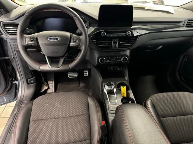 Photo of 2024 Carbonized Gray Metallic Ford Escape