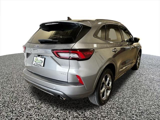 Photo of 2024 Carbonized Gray Metallic Ford Escape