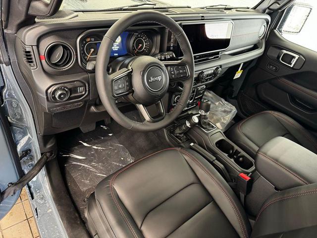 Photo of 2025 Anvil Clearcoat Jeep Wrangler
