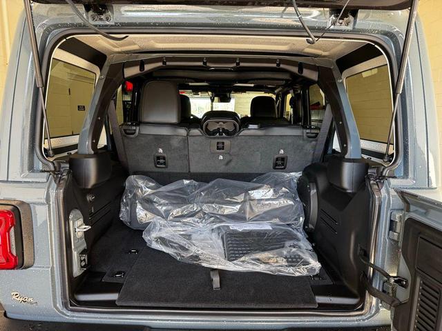 Photo of 2025 Anvil Clearcoat Jeep Wrangler