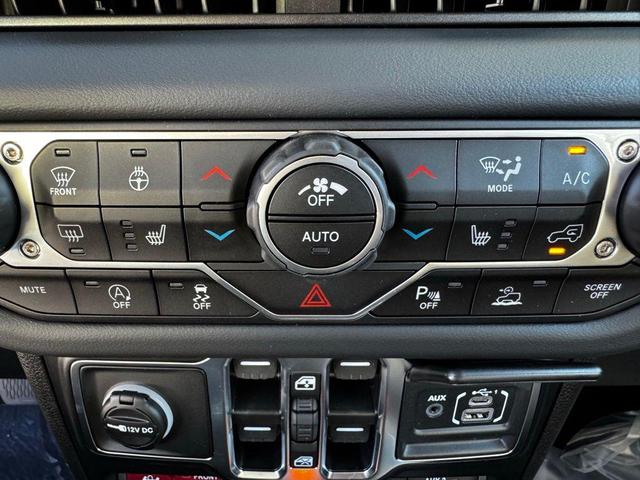 Photo of 2025 Anvil Clearcoat Jeep Wrangler