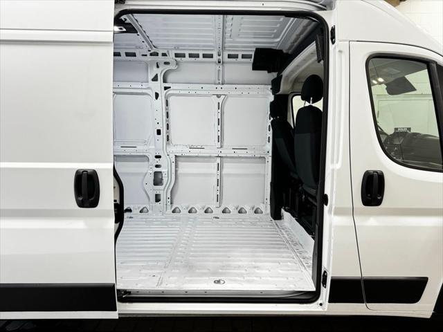 Photo of 2025 Bright White Clearcoat RAM ProMaster 3500