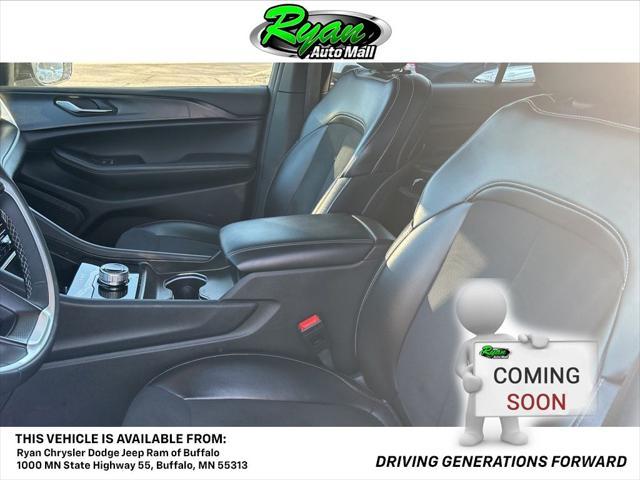 Photo of 2024 Silver Zynith Jeep Grand Cherokee L