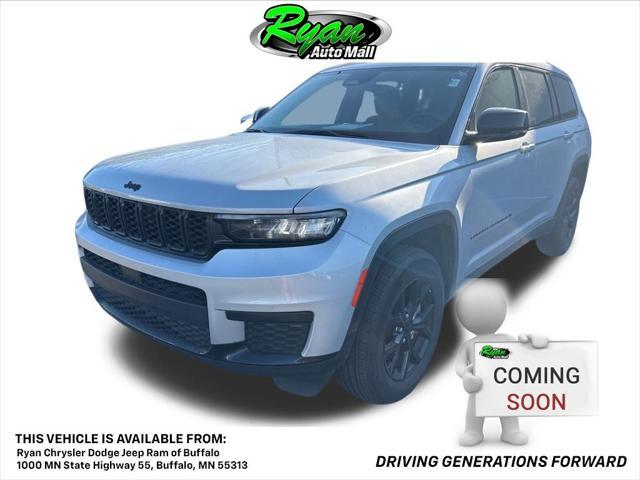 Photo of 2024 Silver Zynith Jeep Grand Cherokee L
