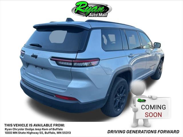Photo of 2024 Silver Zynith Jeep Grand Cherokee L