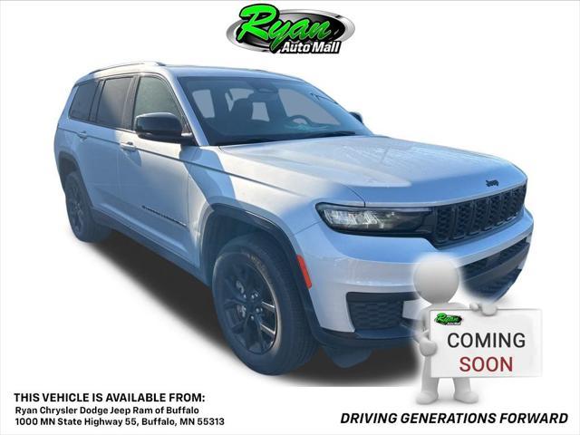 Photo of 2024 Silver Zynith Jeep Grand Cherokee L