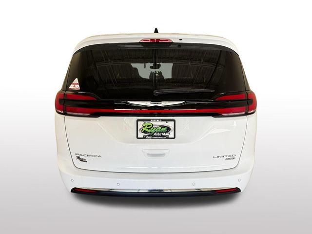 Photo of 2024 Bright White Clearcoat Chrysler Pacifica
