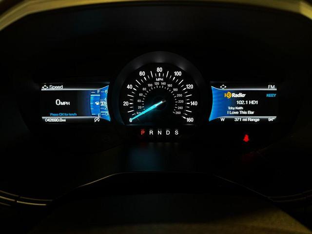 Photo of 2024 ICONIC SILVER Ford Edge