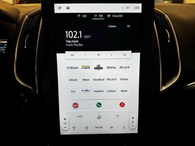 Photo of 2024 ICONIC SILVER Ford Edge