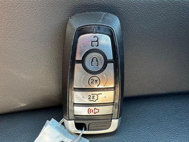 Photo of 2024 ICONIC SILVER Ford Edge