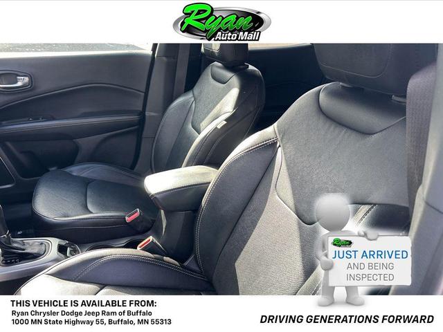 Photo of 2021 Diamond Black Crystal Pearlcoat Jeep Compass