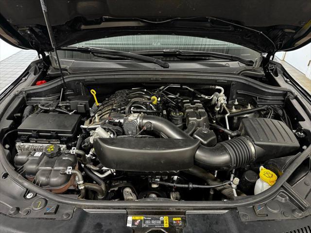 Photo of 2023 DB Black Crystal Clearcoat Dodge Durango