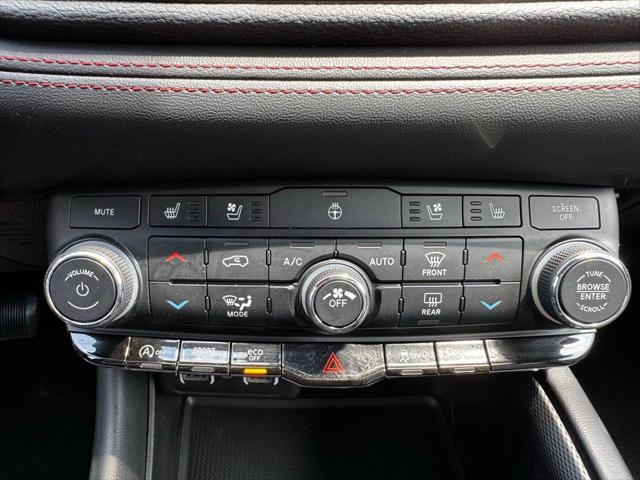 Photo of 2023 DB Black Crystal Clearcoat Dodge Durango