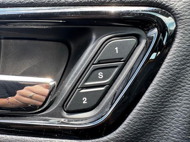Photo of 2023 DB Black Crystal Clearcoat Dodge Durango