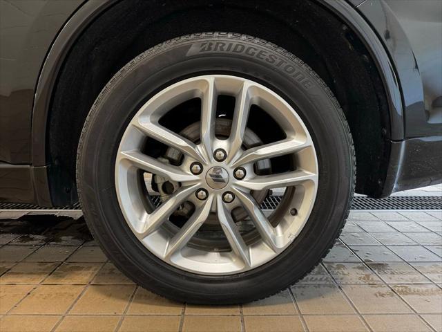 Photo of 2023 DB Black Crystal Clearcoat Dodge Durango