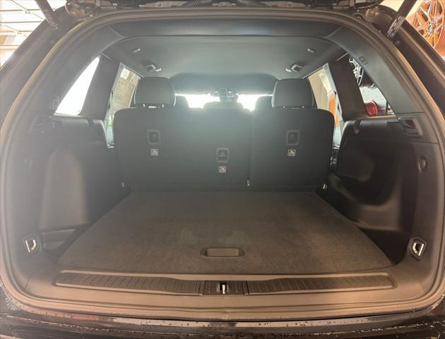 Photo of 2025 Diamond Black Crystal Pearlcoat Jeep Grand Cherokee