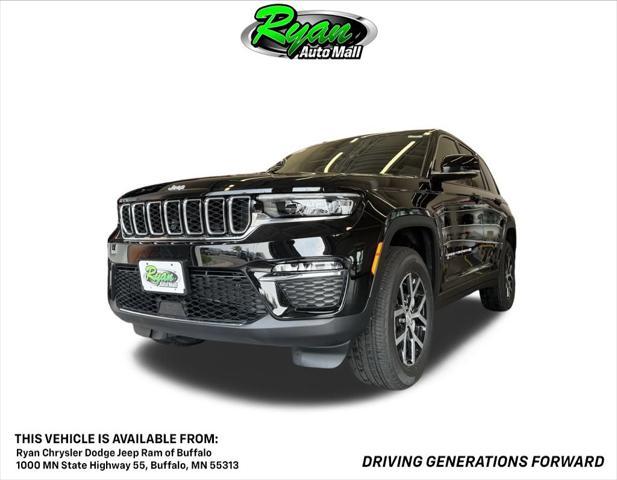 Photo of 2025 Diamond Black Crystal Pearlcoat Jeep Grand Cherokee