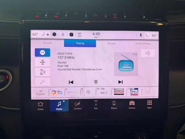 Photo of 2025 Diamond Black Crystal Pearlcoat Jeep Grand Cherokee