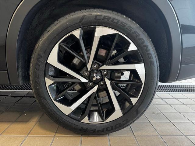 Photo of 2024 Black Mitsubishi Outlander