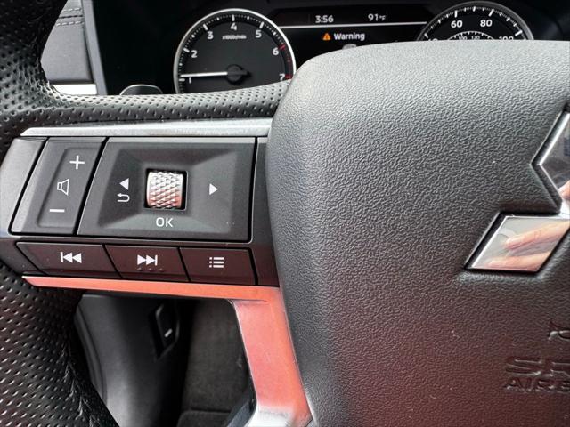 Photo of 2024 Black Mitsubishi Outlander