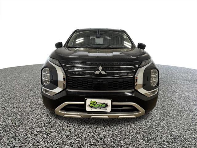 Photo of 2024 Black Mitsubishi Outlander