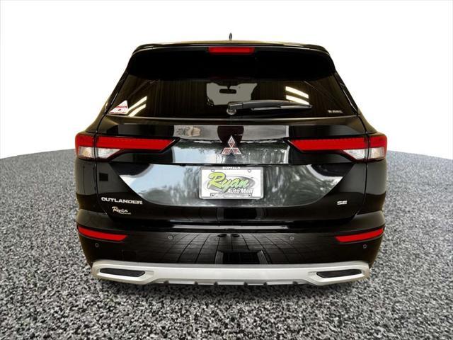 Photo of 2024 Black Mitsubishi Outlander