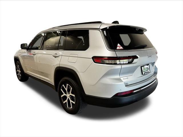 Photo of 2024 Silver Zynith Jeep Grand Cherokee L