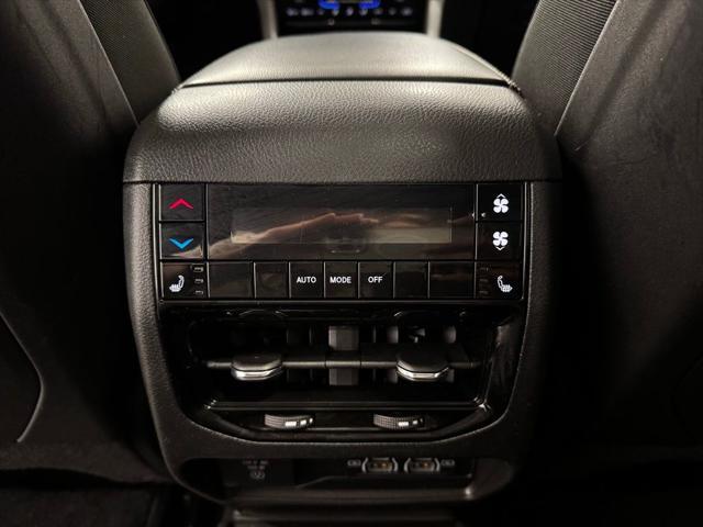Photo of 2024 Silver Zynith Jeep Grand Cherokee L