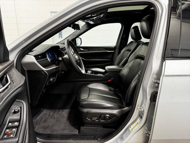 Photo of 2024 Silver Zynith Jeep Grand Cherokee L